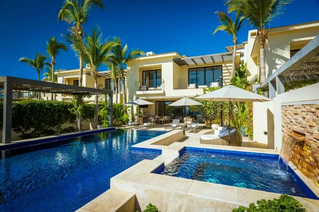 Ocean-View vs Beachfront Villas in Cabo: What&rsquo;s the Difference?